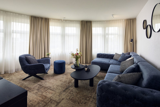 Business suite